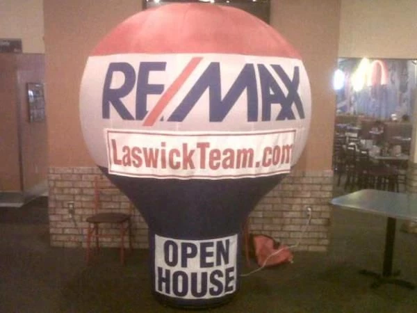 INF007 - Custom Inflatable Signage for Real Estate